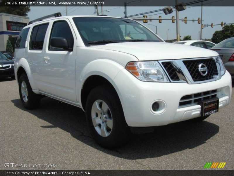 Avalanche White / Graphite 2009 Nissan Pathfinder S 4x4