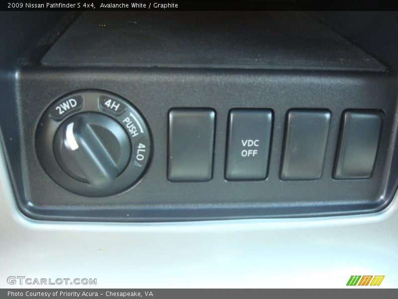 Avalanche White / Graphite 2009 Nissan Pathfinder S 4x4