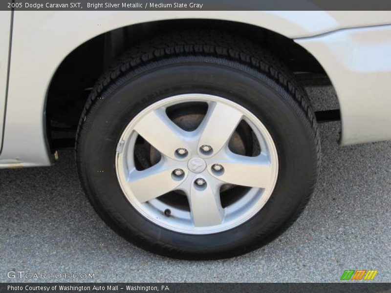 Bright Silver Metallic / Medium Slate Gray 2005 Dodge Caravan SXT