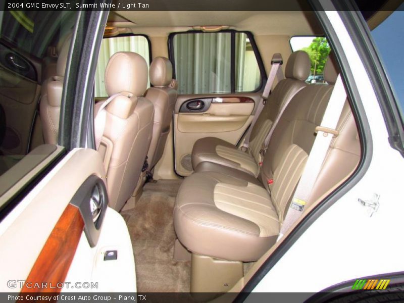 Summit White / Light Tan 2004 GMC Envoy SLT