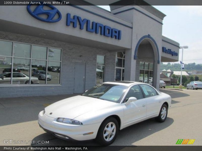 Arctic White / Tan 1999 Oldsmobile Aurora