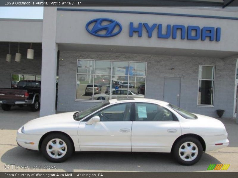 Arctic White / Tan 1999 Oldsmobile Aurora