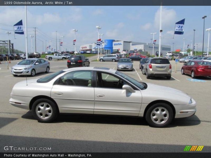 Arctic White / Tan 1999 Oldsmobile Aurora