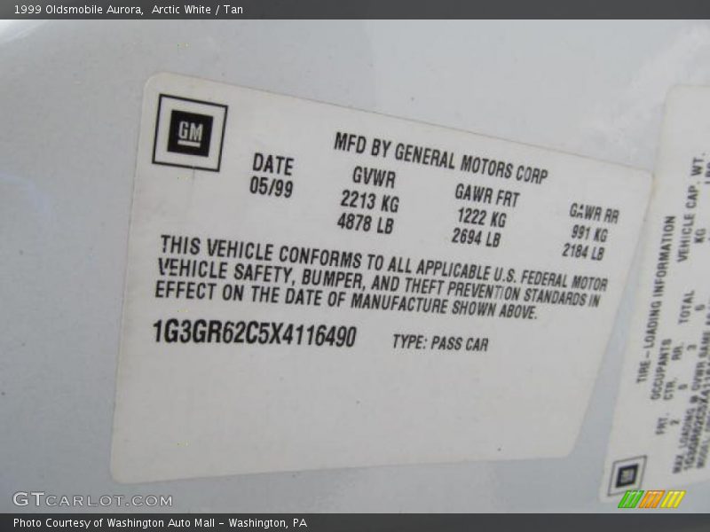 Arctic White / Tan 1999 Oldsmobile Aurora