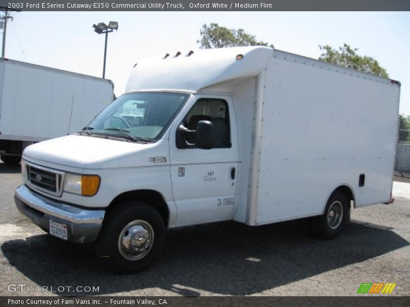 Oxford White / Medium Flint 2003 Ford E Series Cutaway E350 Commercial Utility Truck