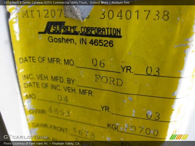 Oxford White / Medium Flint 2003 Ford E Series Cutaway E350 Commercial Utility Truck