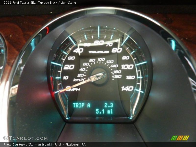 Tuxedo Black / Light Stone 2011 Ford Taurus SEL