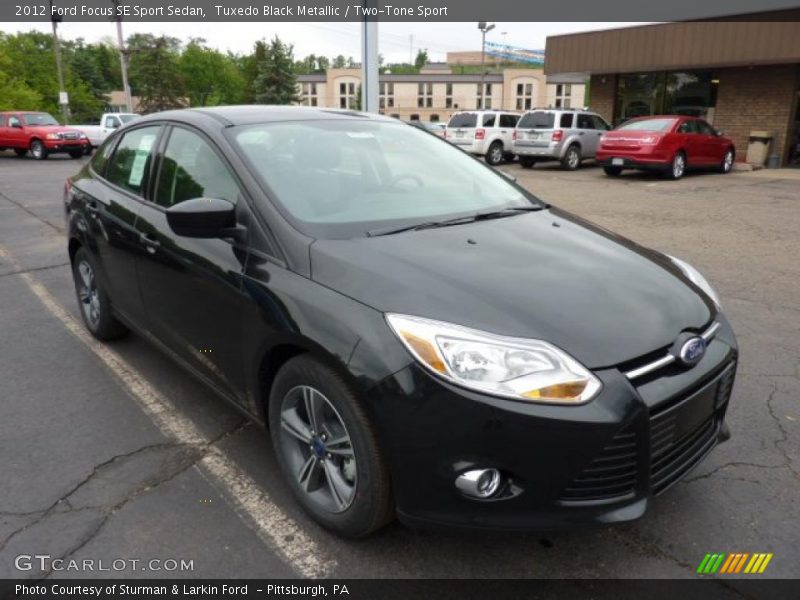 Tuxedo Black Metallic / Two-Tone Sport 2012 Ford Focus SE Sport Sedan