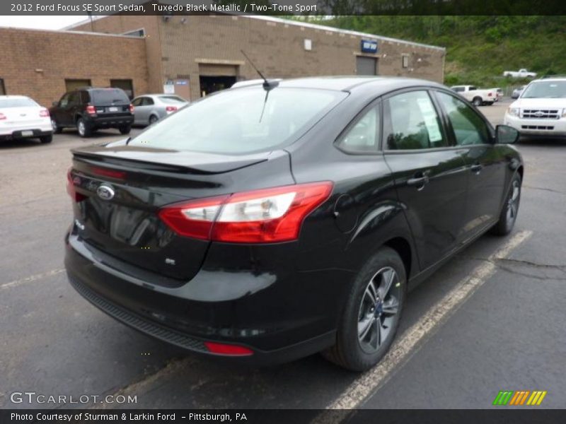 Tuxedo Black Metallic / Two-Tone Sport 2012 Ford Focus SE Sport Sedan