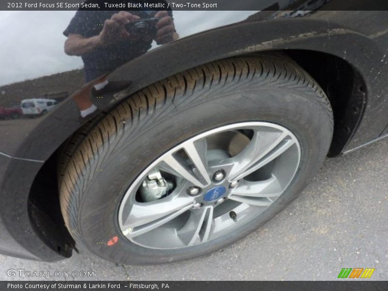Tuxedo Black Metallic / Two-Tone Sport 2012 Ford Focus SE Sport Sedan