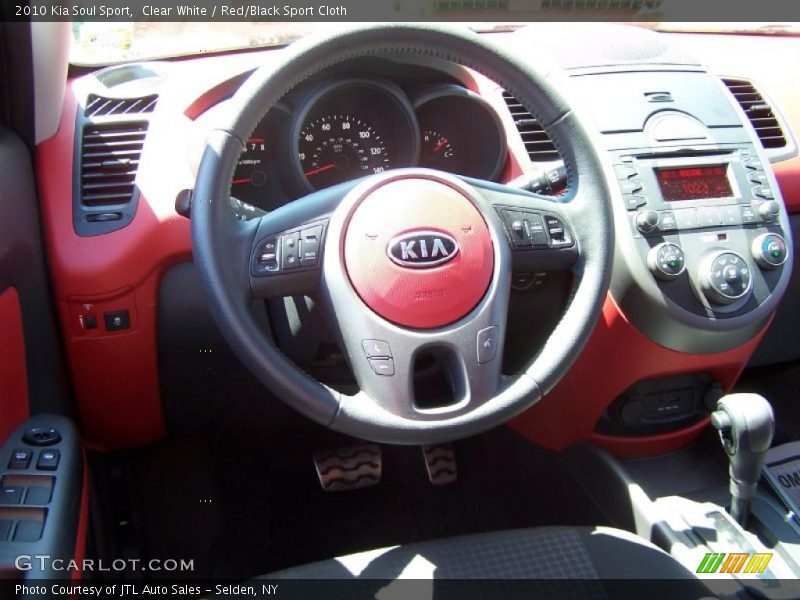 Clear White / Red/Black Sport Cloth 2010 Kia Soul Sport