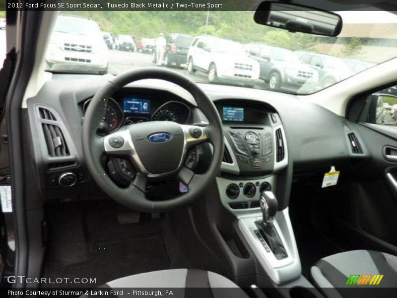 Tuxedo Black Metallic / Two-Tone Sport 2012 Ford Focus SE Sport Sedan