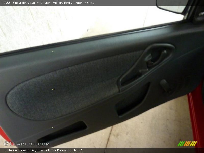 Victory Red / Graphite Gray 2003 Chevrolet Cavalier Coupe