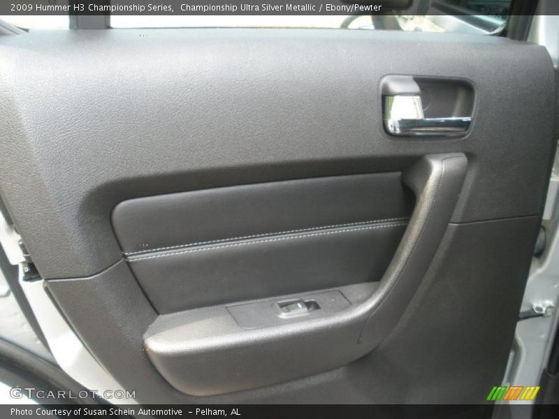 Championship Ultra Silver Metallic / Ebony/Pewter 2009 Hummer H3 Championship Series