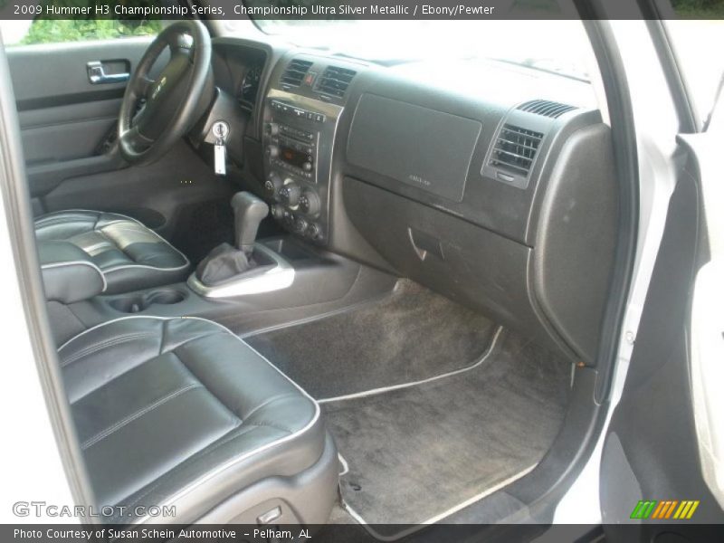  2009 H3 Championship Series Ebony/Pewter Interior
