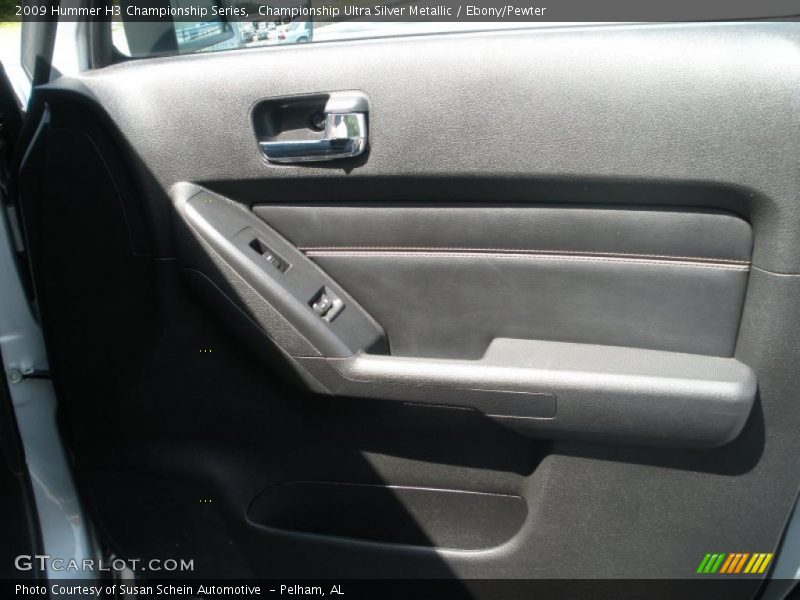 Championship Ultra Silver Metallic / Ebony/Pewter 2009 Hummer H3 Championship Series