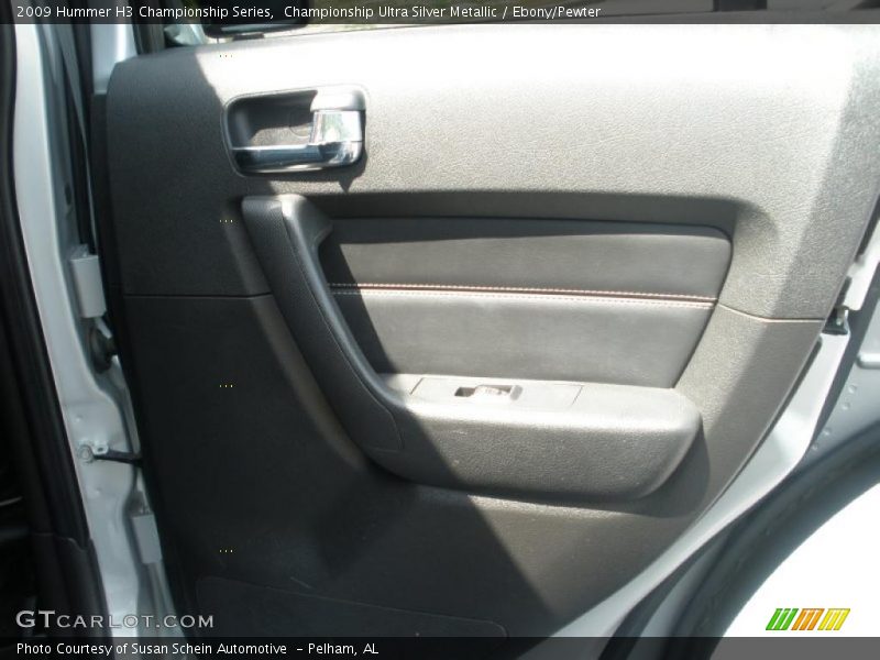 Championship Ultra Silver Metallic / Ebony/Pewter 2009 Hummer H3 Championship Series