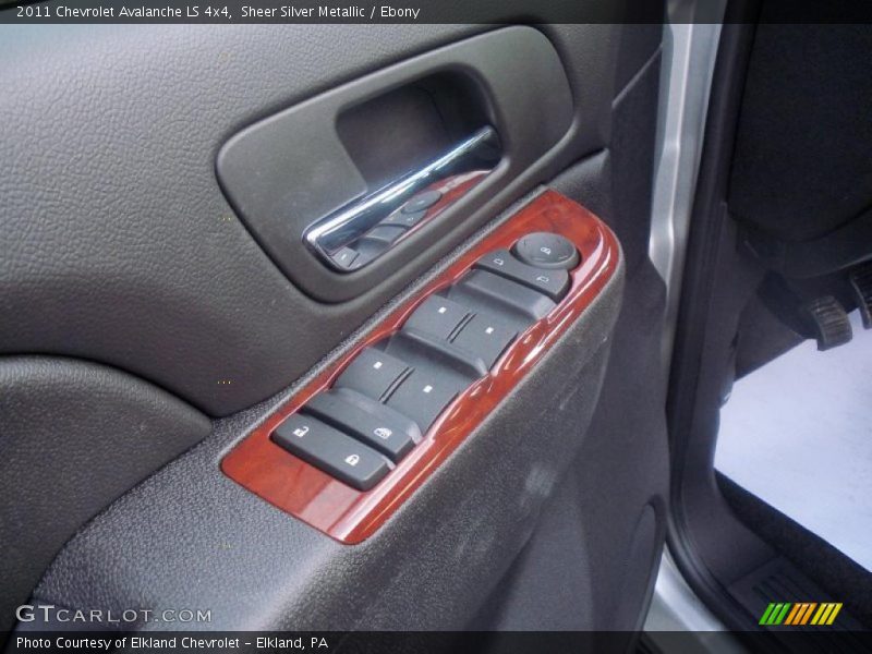 Sheer Silver Metallic / Ebony 2011 Chevrolet Avalanche LS 4x4