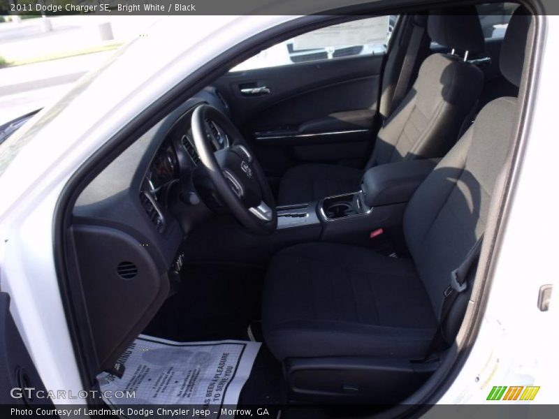 Bright White / Black 2011 Dodge Charger SE