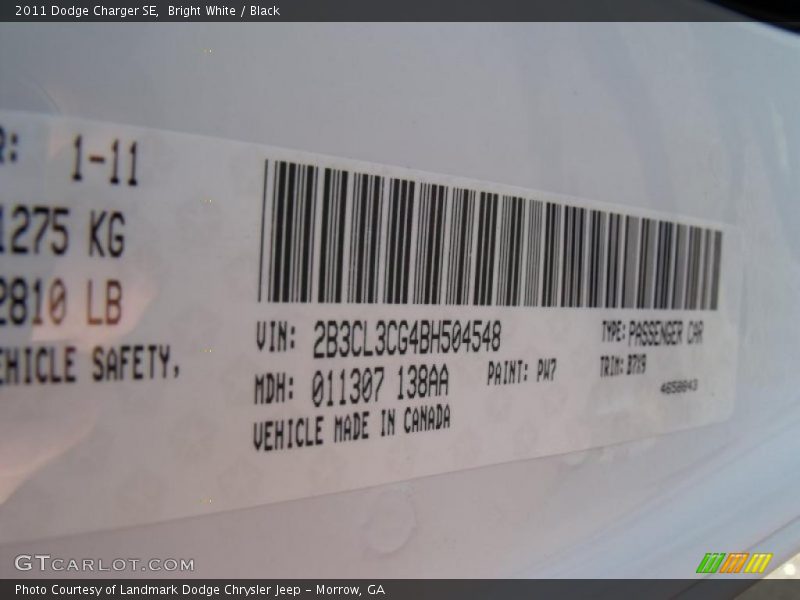 Bright White / Black 2011 Dodge Charger SE