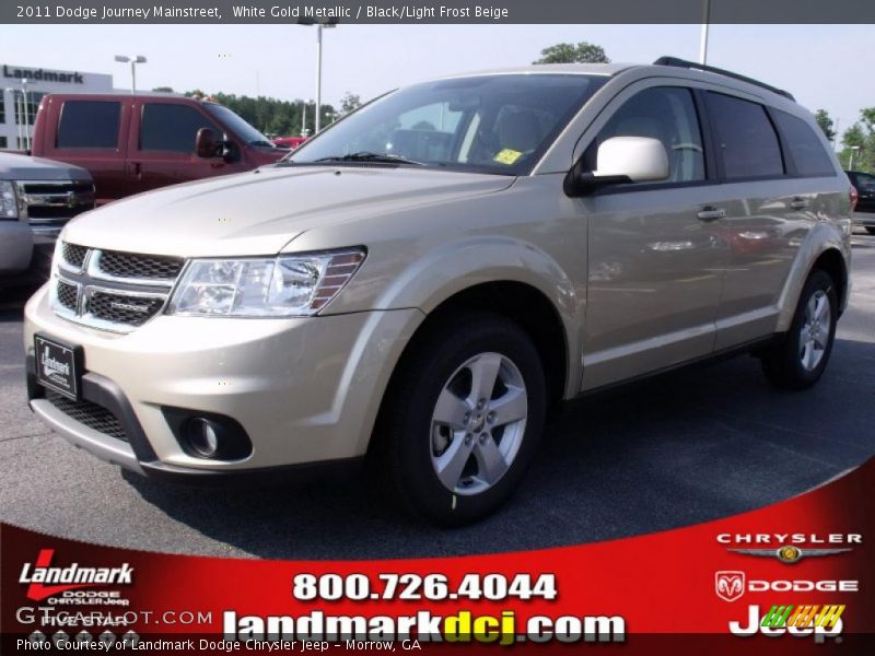 White Gold Metallic / Black/Light Frost Beige 2011 Dodge Journey Mainstreet