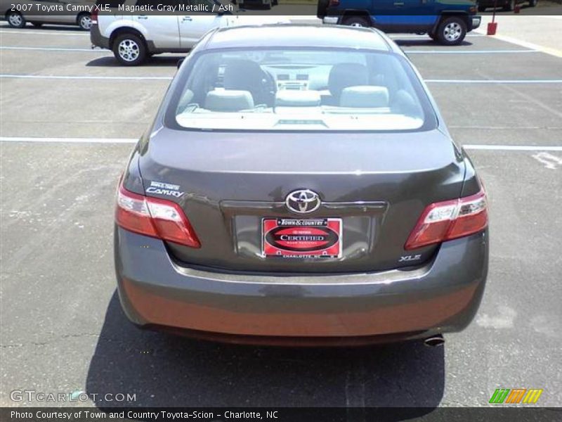 Magnetic Gray Metallic / Ash 2007 Toyota Camry XLE