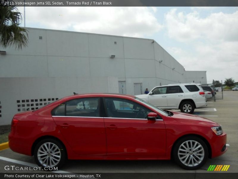 Tornado Red / Titan Black 2011 Volkswagen Jetta SEL Sedan