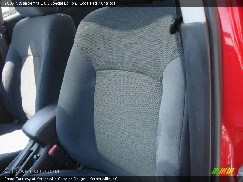Code Red / Charcoal 2005 Nissan Sentra 1.8 S Special Edition