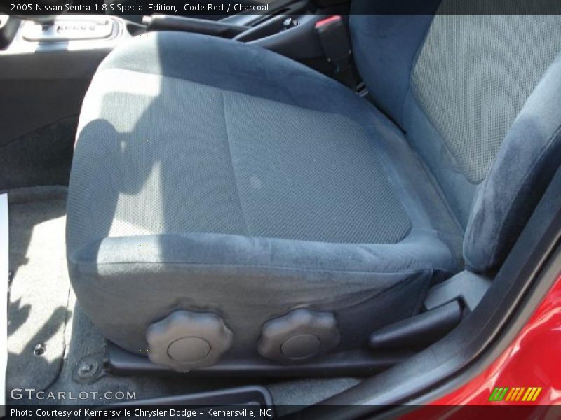 Code Red / Charcoal 2005 Nissan Sentra 1.8 S Special Edition
