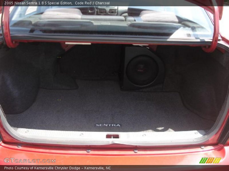 Code Red / Charcoal 2005 Nissan Sentra 1.8 S Special Edition