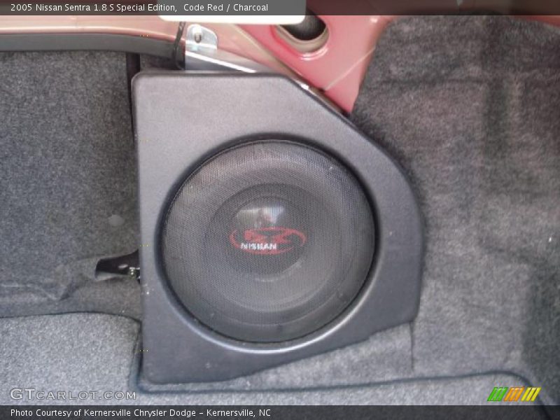 Code Red / Charcoal 2005 Nissan Sentra 1.8 S Special Edition