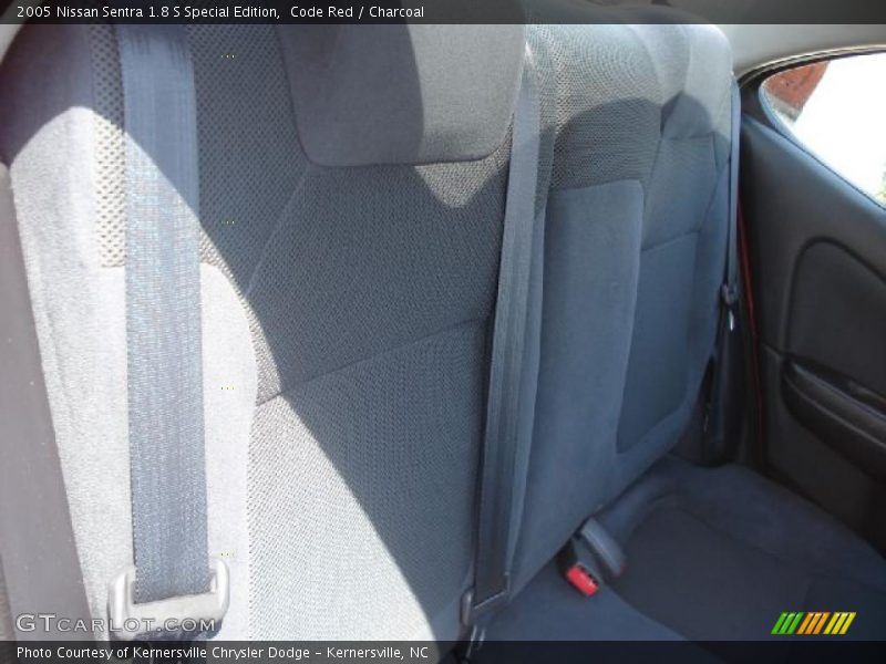 Code Red / Charcoal 2005 Nissan Sentra 1.8 S Special Edition