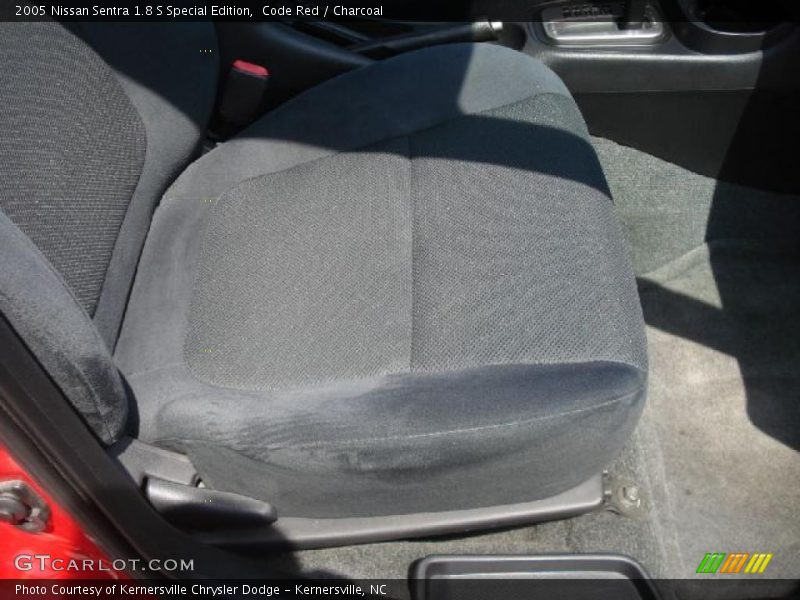 Code Red / Charcoal 2005 Nissan Sentra 1.8 S Special Edition