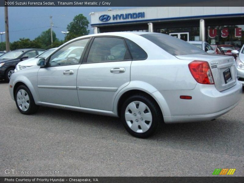 Titanuim Silver Metallic / Grey 2006 Suzuki Forenza Sedan