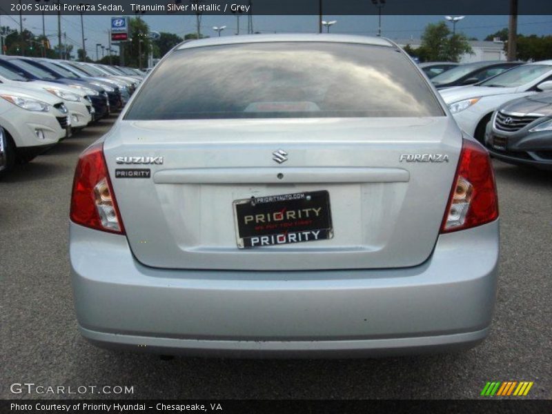 Titanuim Silver Metallic / Grey 2006 Suzuki Forenza Sedan