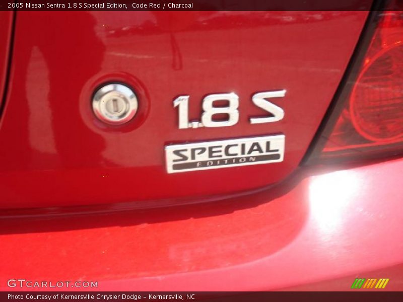 Code Red / Charcoal 2005 Nissan Sentra 1.8 S Special Edition