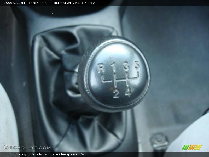 Titanuim Silver Metallic / Grey 2006 Suzuki Forenza Sedan