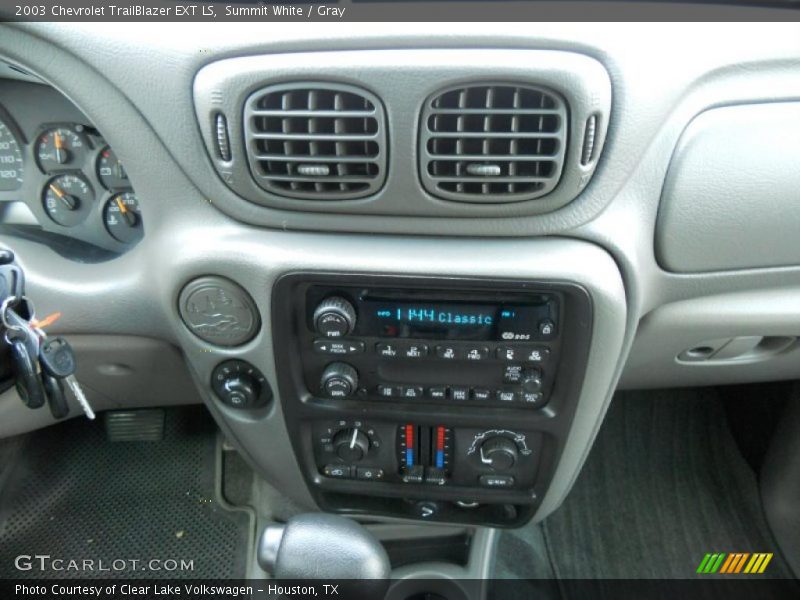 Summit White / Gray 2003 Chevrolet TrailBlazer EXT LS