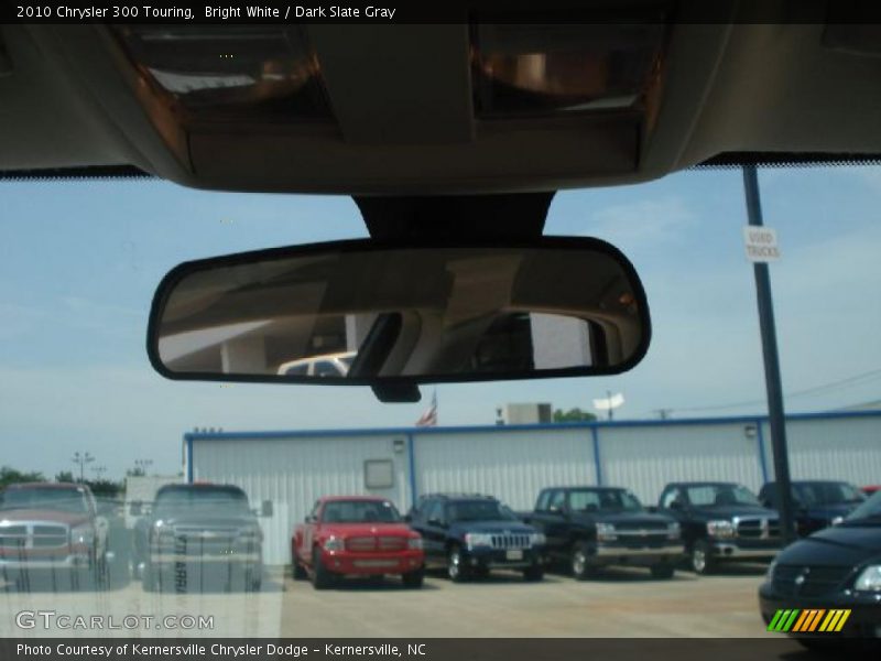 Bright White / Dark Slate Gray 2010 Chrysler 300 Touring
