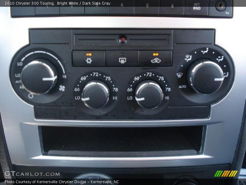 Bright White / Dark Slate Gray 2010 Chrysler 300 Touring