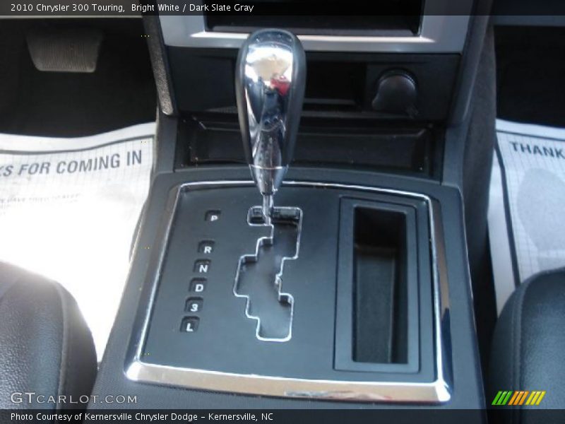 Bright White / Dark Slate Gray 2010 Chrysler 300 Touring