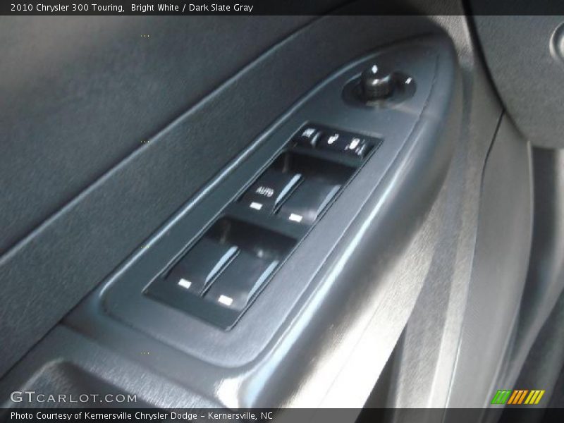 Bright White / Dark Slate Gray 2010 Chrysler 300 Touring