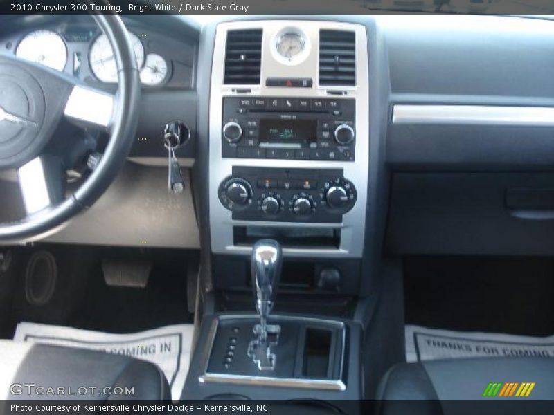 Bright White / Dark Slate Gray 2010 Chrysler 300 Touring