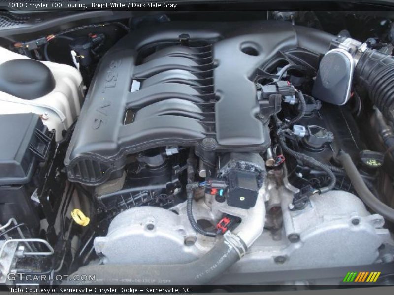 Bright White / Dark Slate Gray 2010 Chrysler 300 Touring