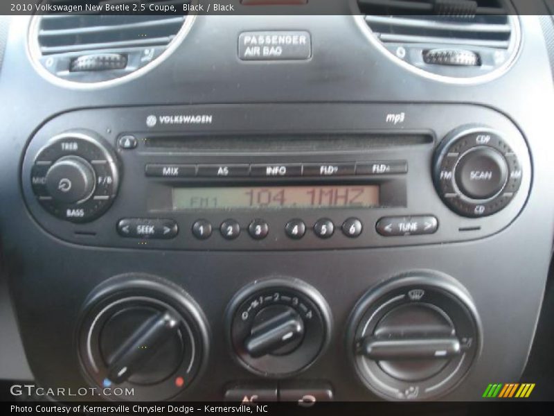 Black / Black 2010 Volkswagen New Beetle 2.5 Coupe