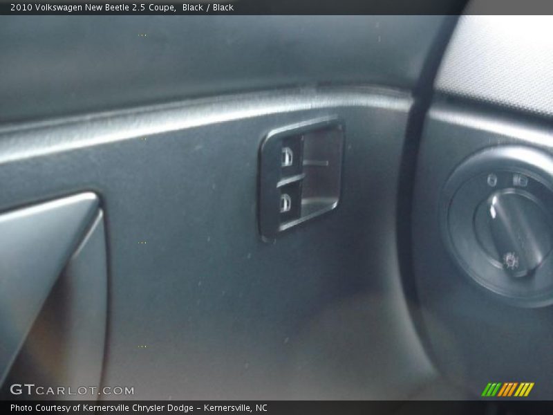 Black / Black 2010 Volkswagen New Beetle 2.5 Coupe