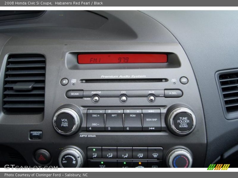 Controls of 2008 Civic Si Coupe