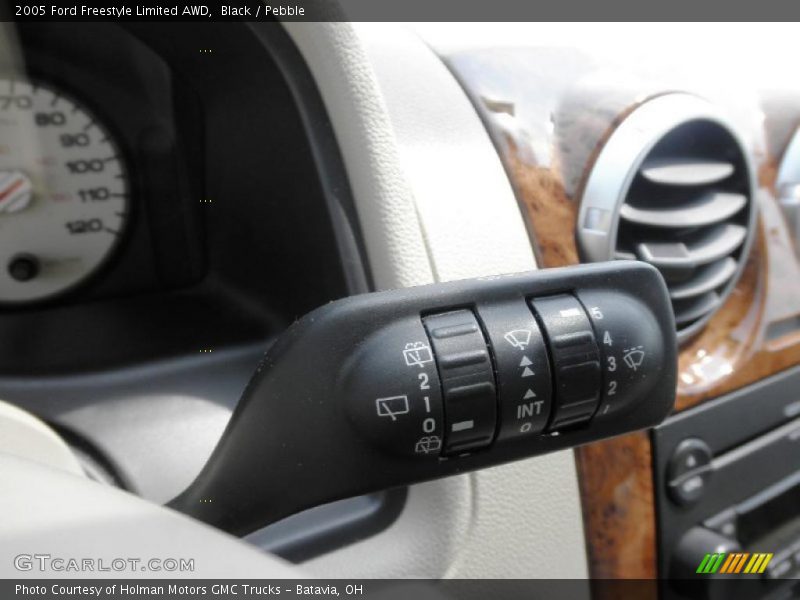 Black / Pebble 2005 Ford Freestyle Limited AWD