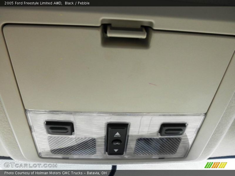 Black / Pebble 2005 Ford Freestyle Limited AWD