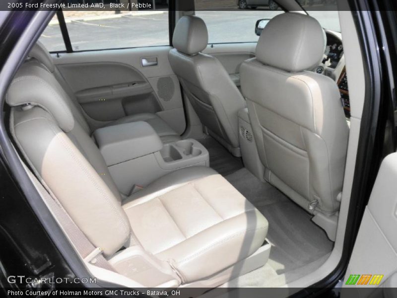 Black / Pebble 2005 Ford Freestyle Limited AWD